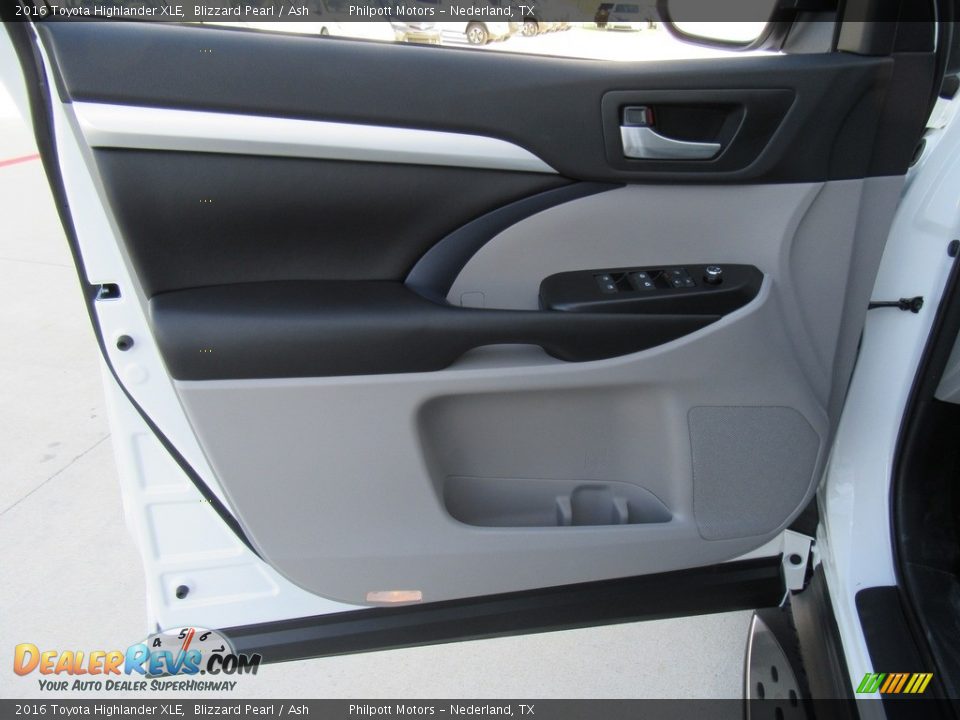 2016 Toyota Highlander XLE Blizzard Pearl / Ash Photo #21