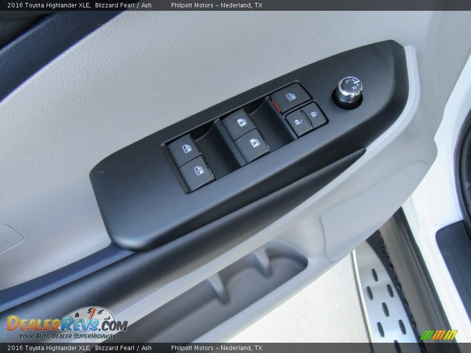 2016 Toyota Highlander XLE Blizzard Pearl / Ash Photo #22