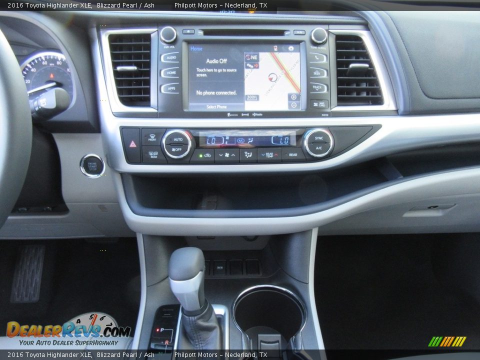 2016 Toyota Highlander XLE Blizzard Pearl / Ash Photo #27