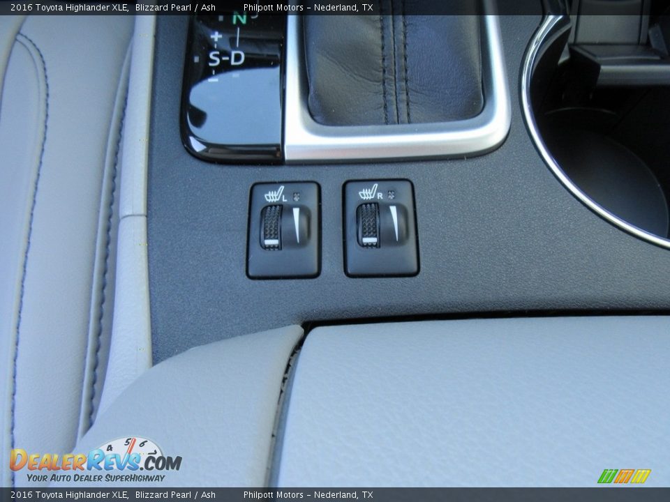 2016 Toyota Highlander XLE Blizzard Pearl / Ash Photo #31