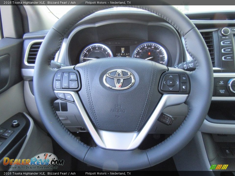 2016 Toyota Highlander XLE Blizzard Pearl / Ash Photo #33