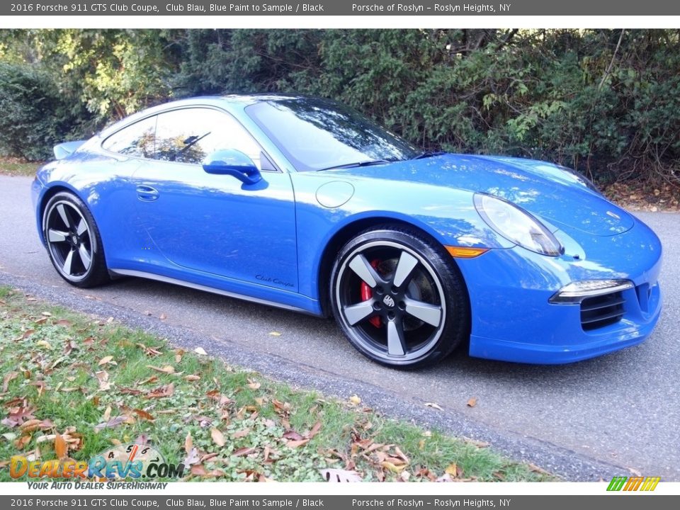 Front 3/4 View of 2016 Porsche 911 GTS Club Coupe Photo #8