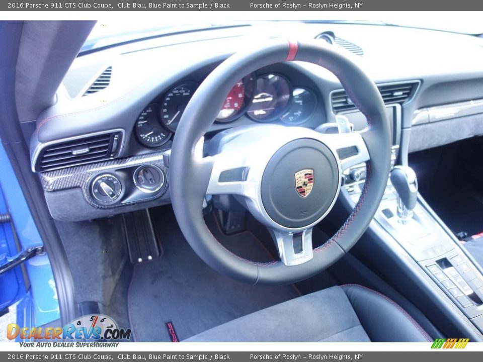 2016 Porsche 911 GTS Club Coupe Steering Wheel Photo #32