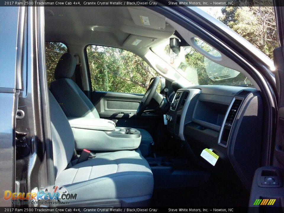 2017 Ram 2500 Tradesman Crew Cab 4x4 Granite Crystal Metallic / Black/Diesel Gray Photo #13