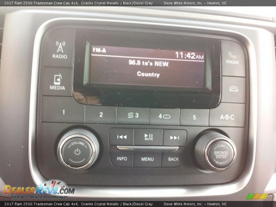 2017 Ram 2500 Tradesman Crew Cab 4x4 Granite Crystal Metallic / Black/Diesel Gray Photo #19