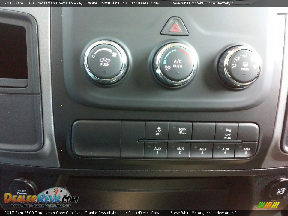 2017 Ram 2500 Tradesman Crew Cab 4x4 Granite Crystal Metallic / Black/Diesel Gray Photo #22