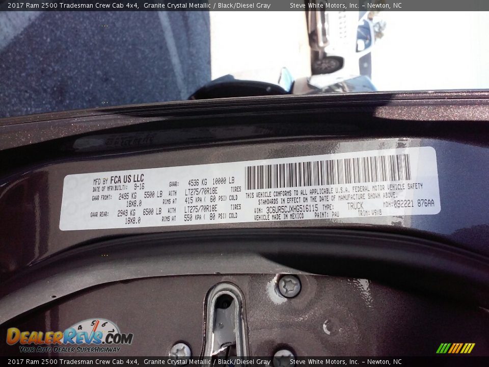 2017 Ram 2500 Tradesman Crew Cab 4x4 Granite Crystal Metallic / Black/Diesel Gray Photo #24