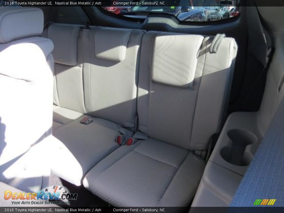 2016 Toyota Highlander LE Nautical Blue Metallic / Ash Photo #6