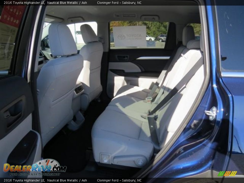 2016 Toyota Highlander LE Nautical Blue Metallic / Ash Photo #7