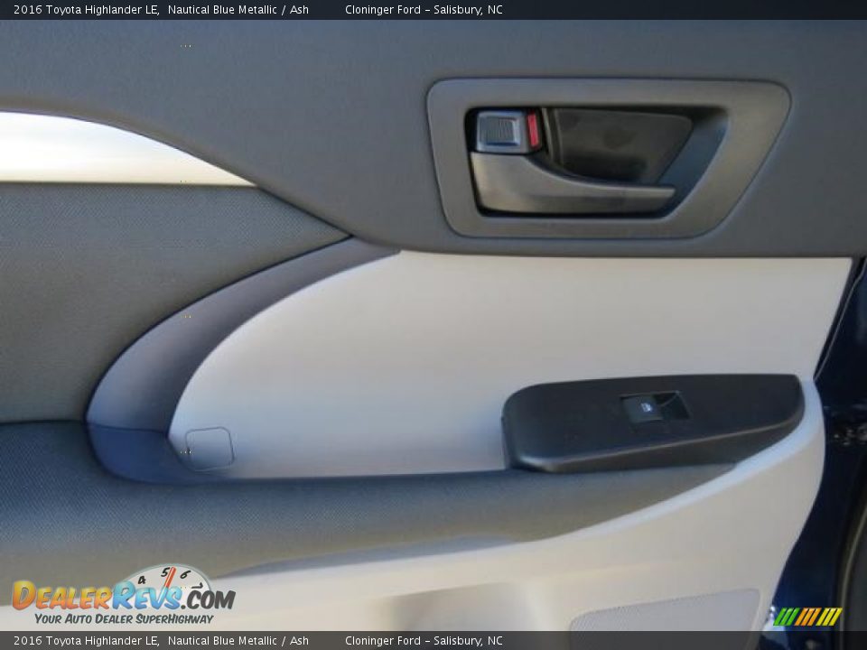 2016 Toyota Highlander LE Nautical Blue Metallic / Ash Photo #8