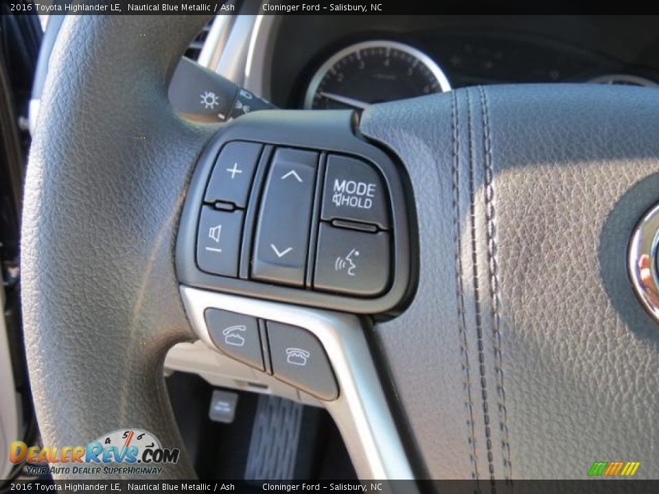 2016 Toyota Highlander LE Nautical Blue Metallic / Ash Photo #13