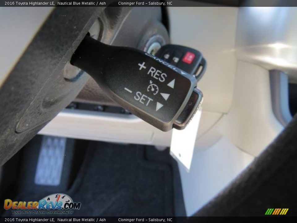 2016 Toyota Highlander LE Nautical Blue Metallic / Ash Photo #15