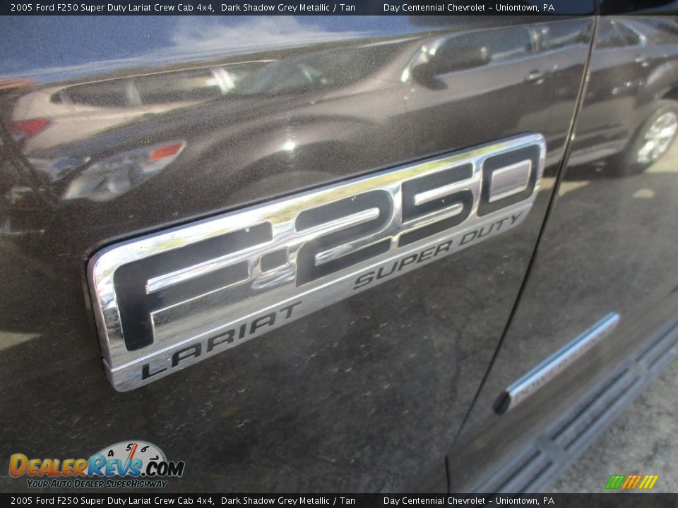 2005 Ford F250 Super Duty Lariat Crew Cab 4x4 Dark Shadow Grey Metallic / Tan Photo #2