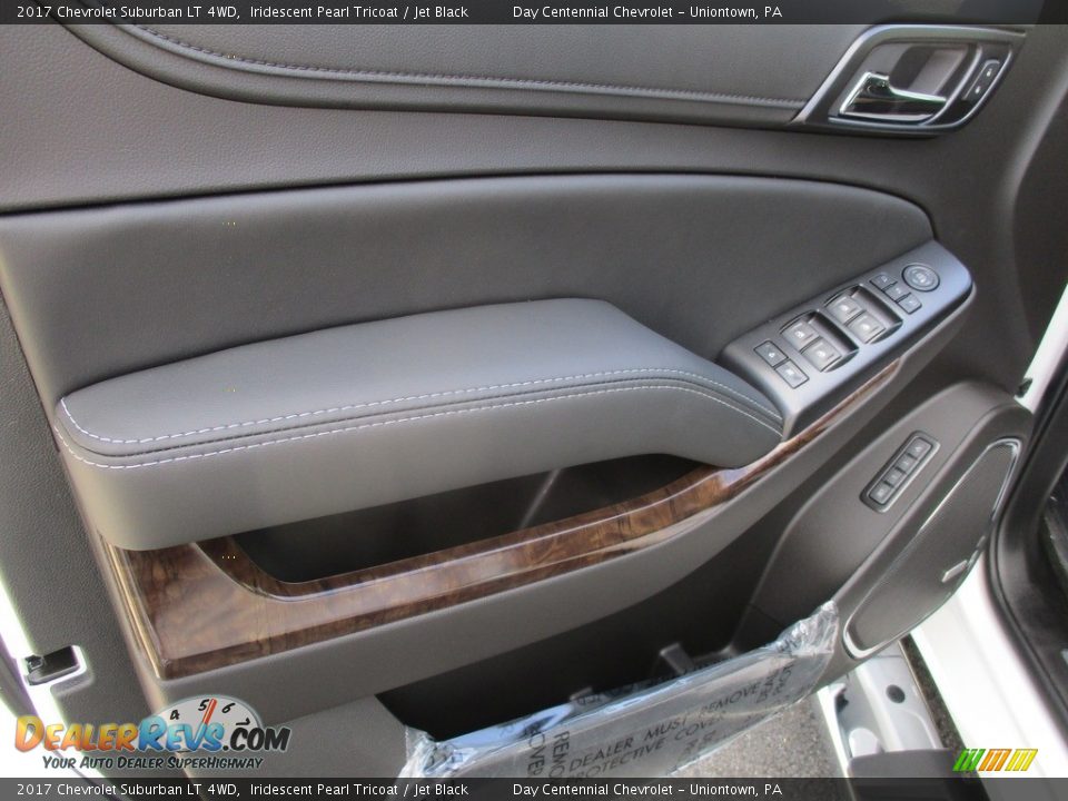 Door Panel of 2017 Chevrolet Suburban LT 4WD Photo #11