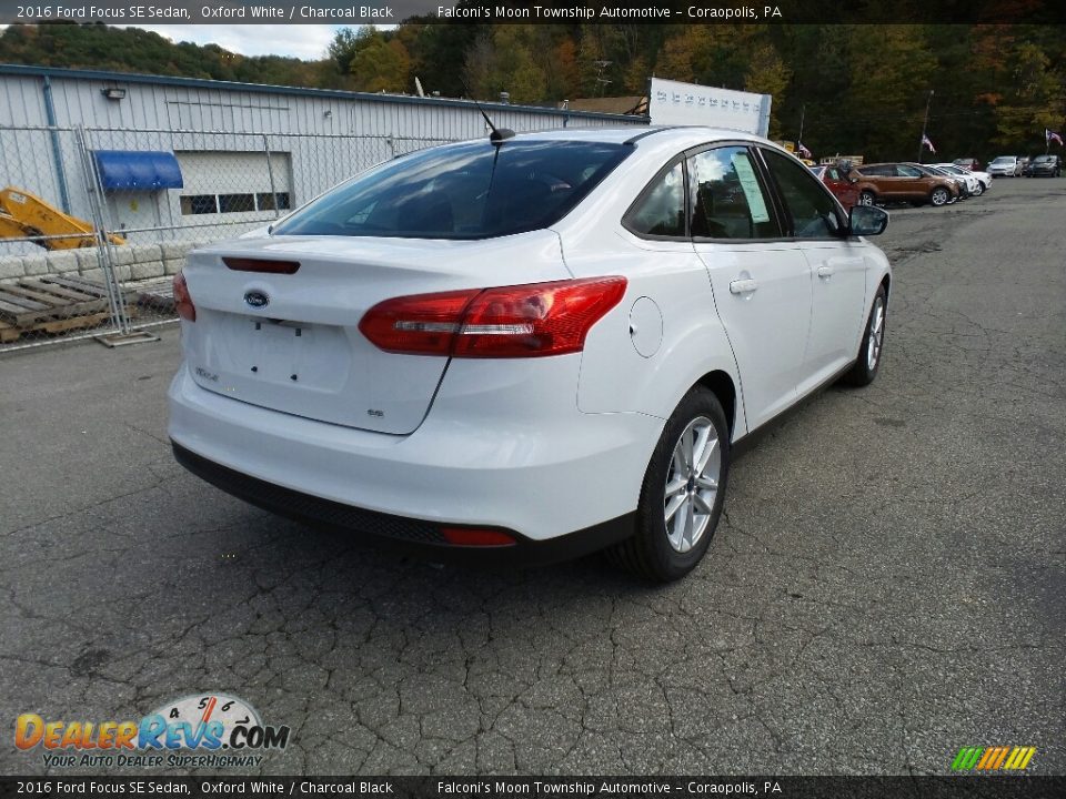 2016 Ford Focus SE Sedan Oxford White / Charcoal Black Photo #5