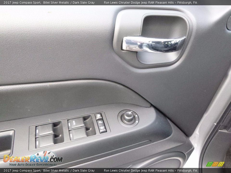 Controls of 2017 Jeep Compass Sport Photo #14