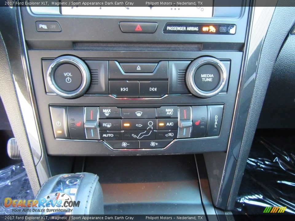 2017 Ford Explorer XLT Magnetic / Sport Appearance Dark Earth Gray Photo #28