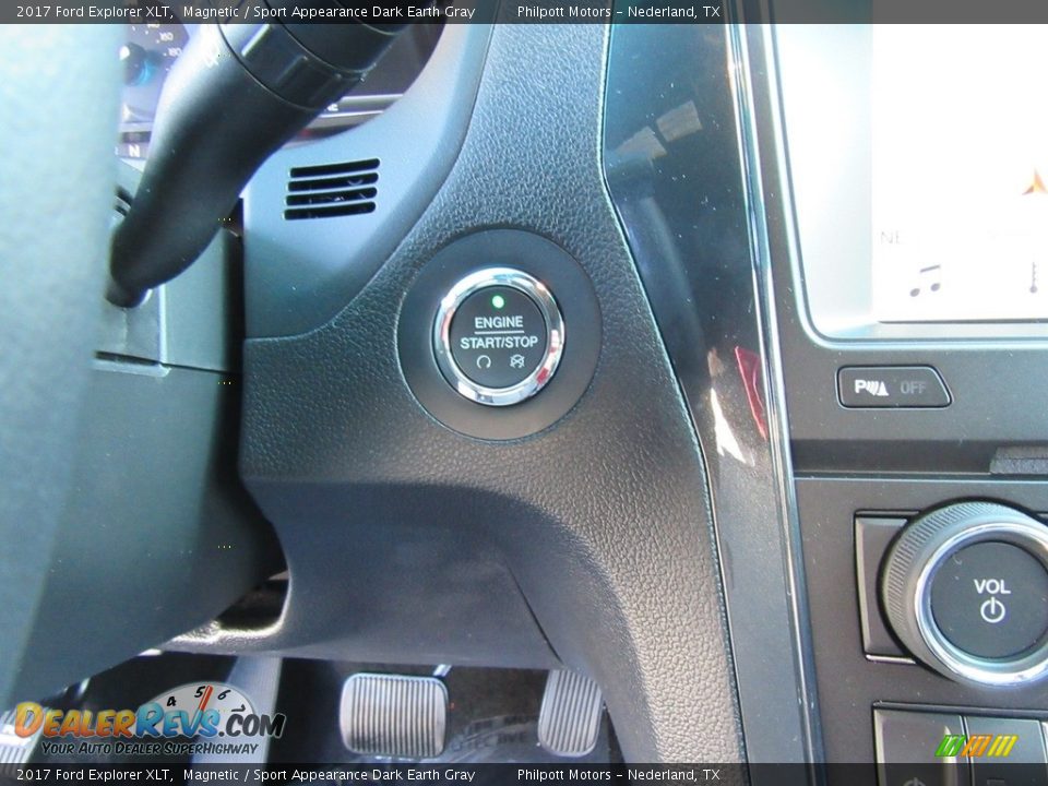 2017 Ford Explorer XLT Magnetic / Sport Appearance Dark Earth Gray Photo #30