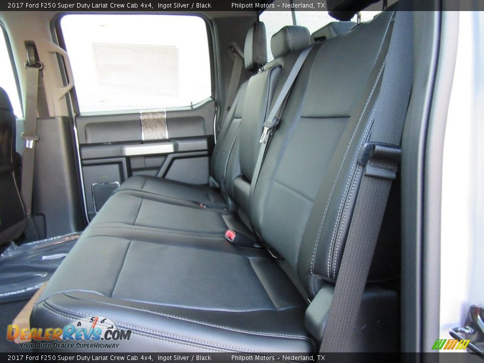 Rear Seat of 2017 Ford F250 Super Duty Lariat Crew Cab 4x4 Photo #19