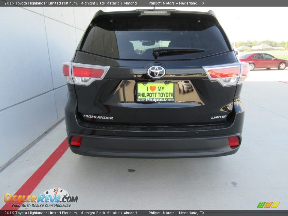 2016 Toyota Highlander Limited Platinum Midnight Black Metallic / Almond Photo #5