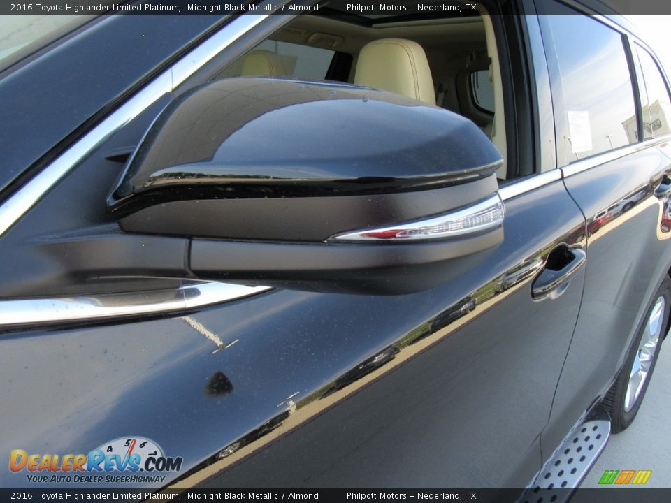 2016 Toyota Highlander Limited Platinum Midnight Black Metallic / Almond Photo #13