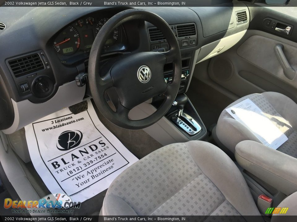 2002 Volkswagen Jetta GLS Sedan Black / Grey Photo #5
