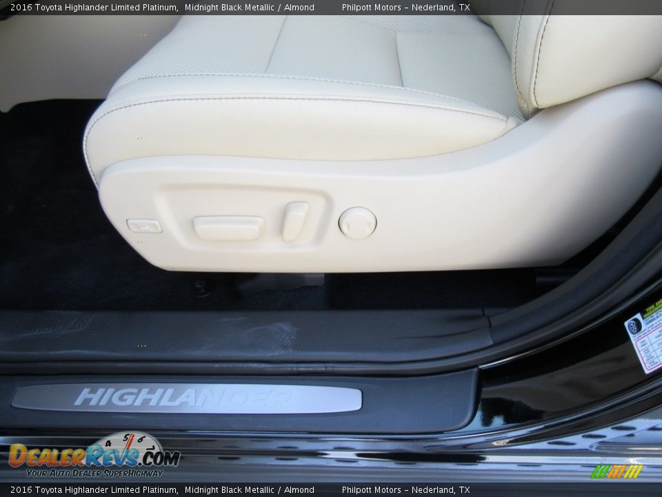 2016 Toyota Highlander Limited Platinum Midnight Black Metallic / Almond Photo #25