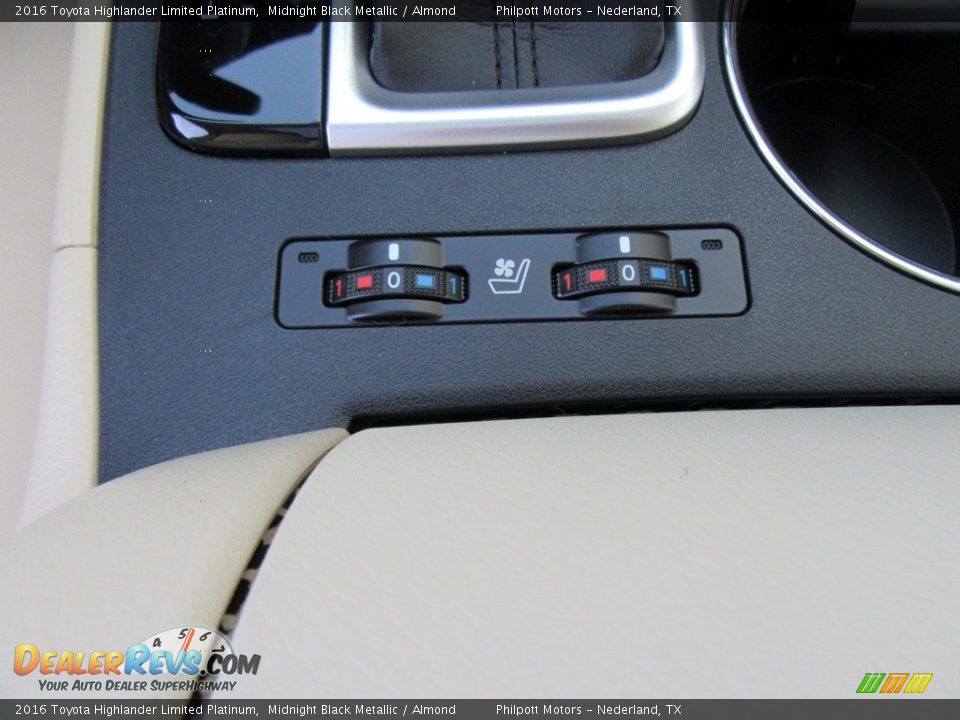 2016 Toyota Highlander Limited Platinum Midnight Black Metallic / Almond Photo #31