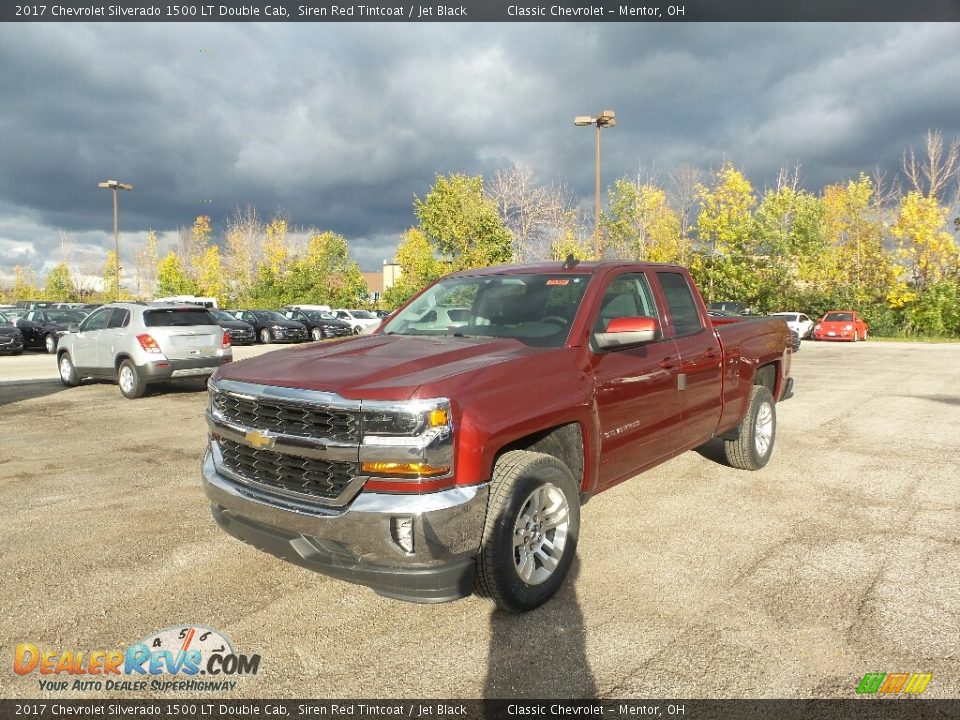Front 3/4 View of 2017 Chevrolet Silverado 1500 LT Double Cab Photo #1