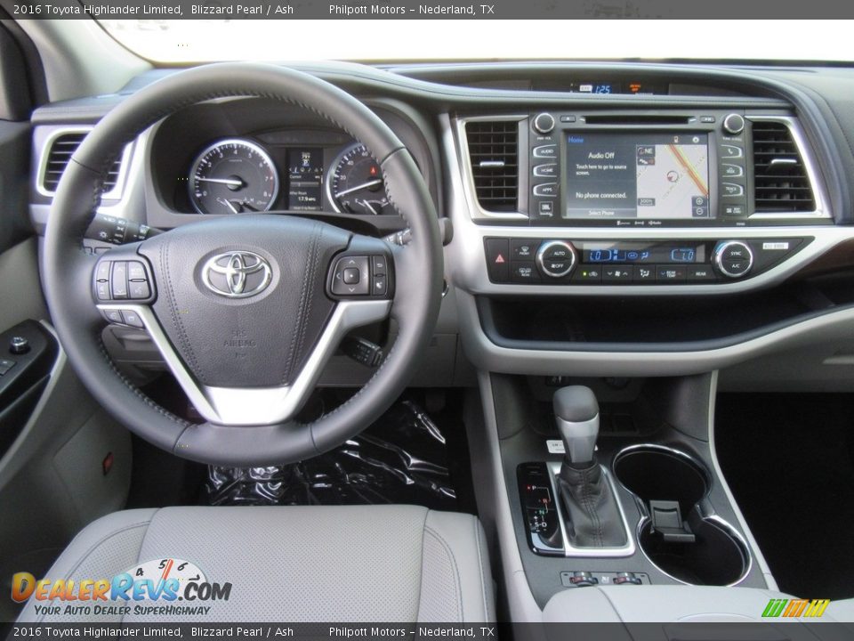 2016 Toyota Highlander Limited Blizzard Pearl / Ash Photo #26