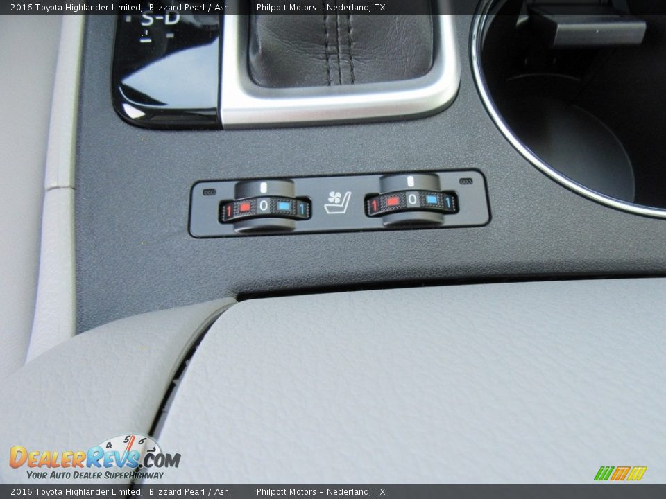2016 Toyota Highlander Limited Blizzard Pearl / Ash Photo #31