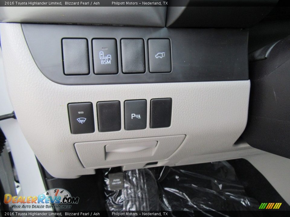 2016 Toyota Highlander Limited Blizzard Pearl / Ash Photo #35