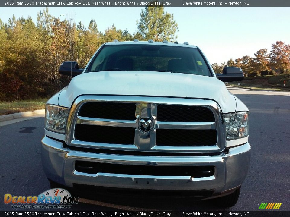 2015 Ram 3500 Tradesman Crew Cab 4x4 Dual Rear Wheel Bright White / Black/Diesel Gray Photo #3