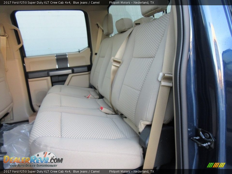 Rear Seat of 2017 Ford F250 Super Duty XLT Crew Cab 4x4 Photo #19