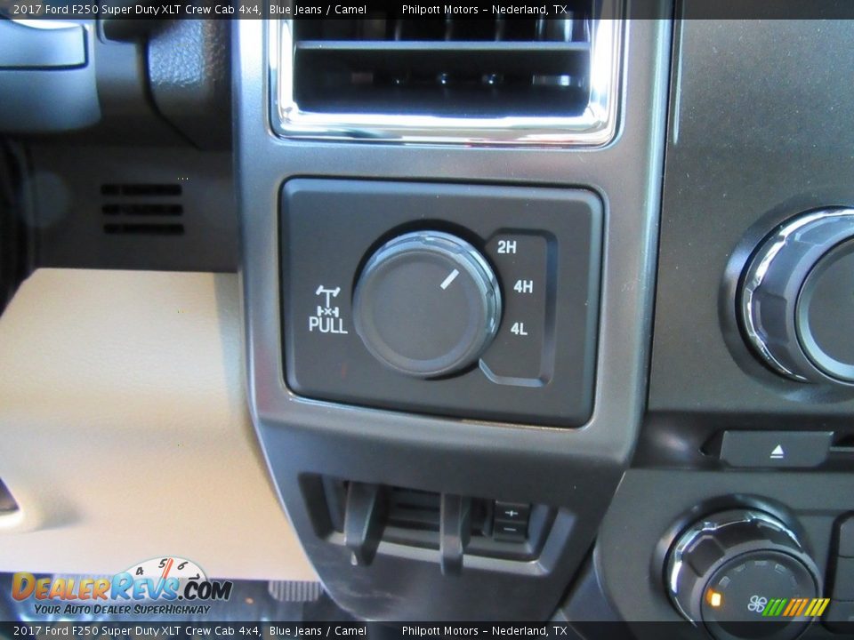 Controls of 2017 Ford F250 Super Duty XLT Crew Cab 4x4 Photo #29