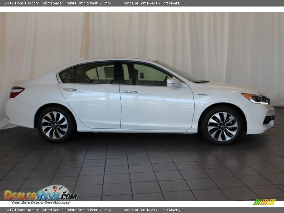 2017 Honda Accord Hybrid Sedan White Orchid Pearl / Ivory Photo #3
