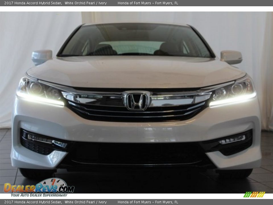 2017 Honda Accord Hybrid Sedan White Orchid Pearl / Ivory Photo #4