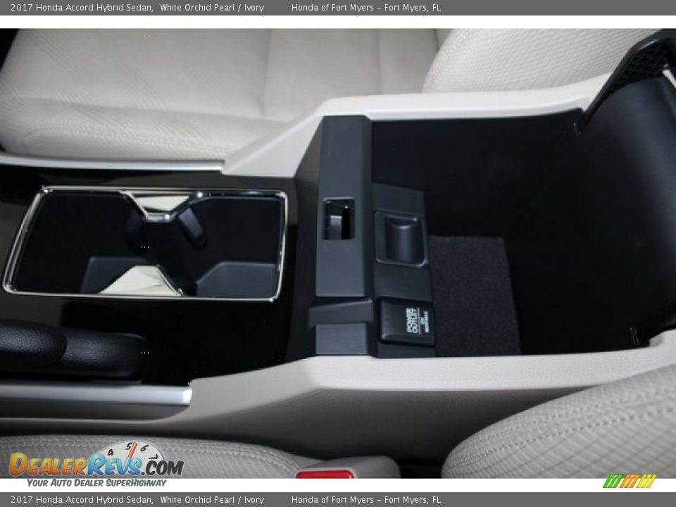 2017 Honda Accord Hybrid Sedan White Orchid Pearl / Ivory Photo #24