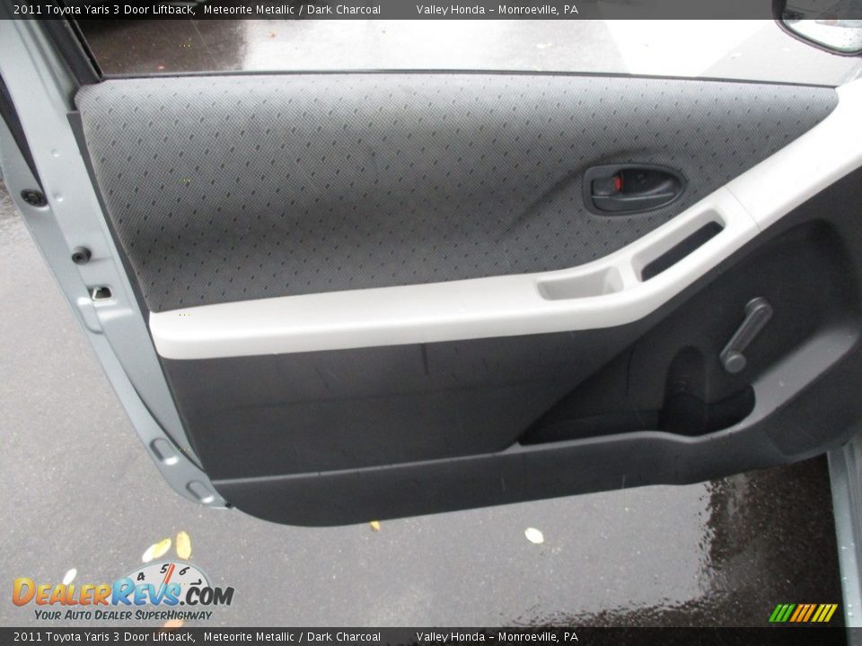 2011 Toyota Yaris 3 Door Liftback Meteorite Metallic / Dark Charcoal Photo #10