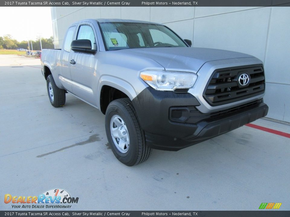 Front 3/4 View of 2017 Toyota Tacoma SR Access Cab Photo #1