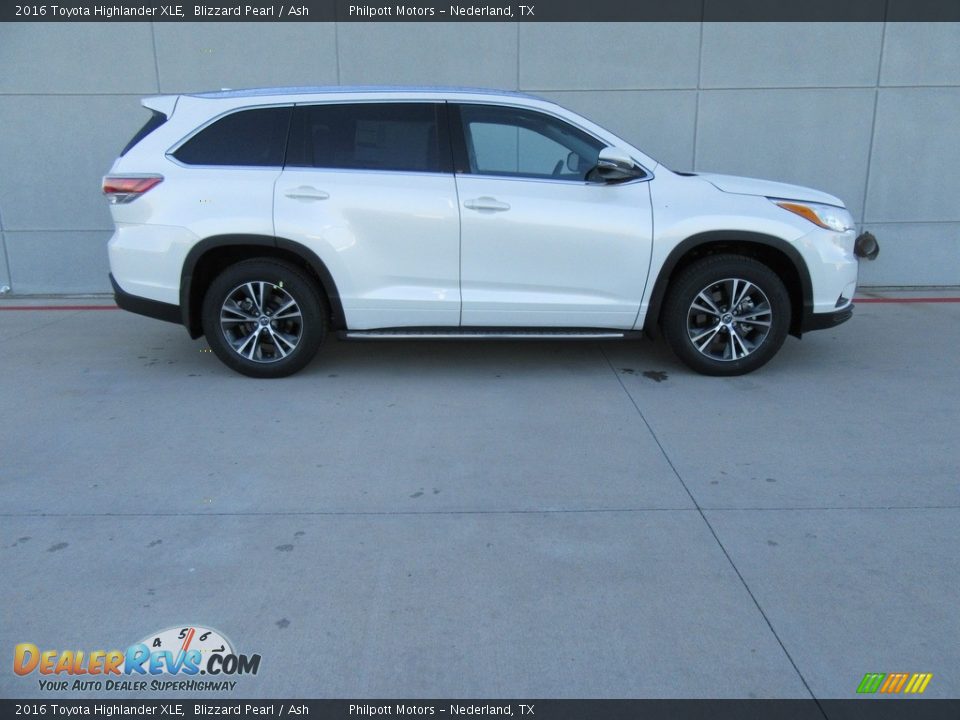 2016 Toyota Highlander XLE Blizzard Pearl / Ash Photo #3