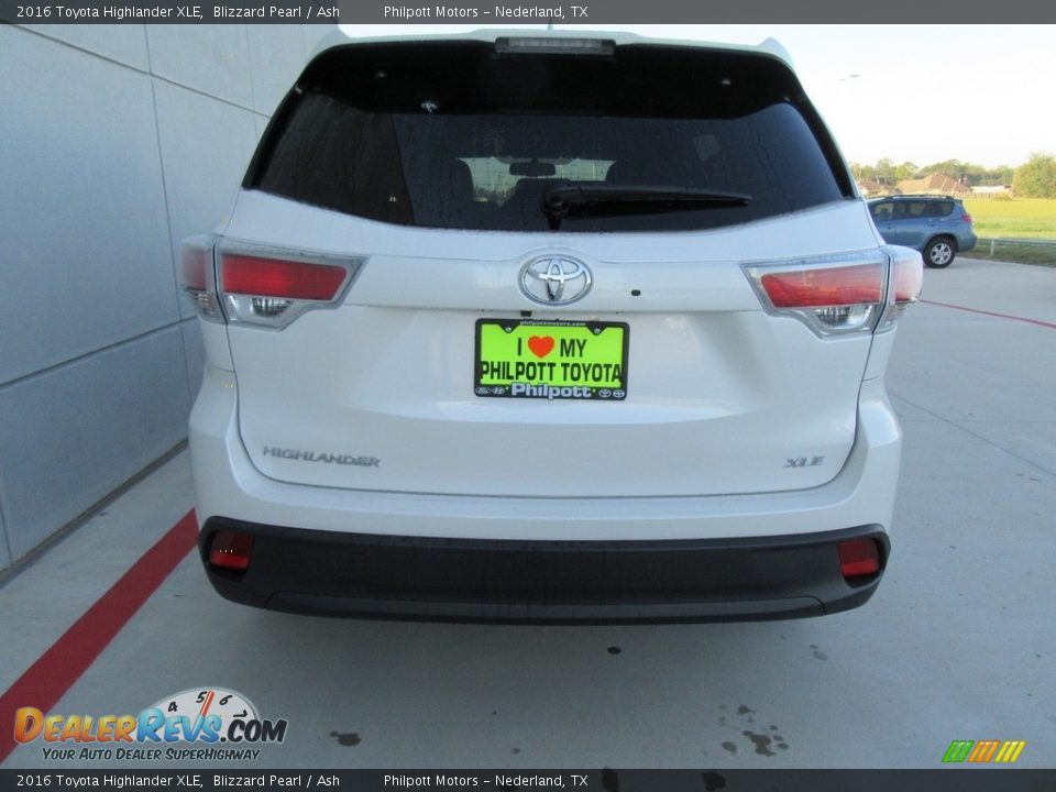 2016 Toyota Highlander XLE Blizzard Pearl / Ash Photo #5