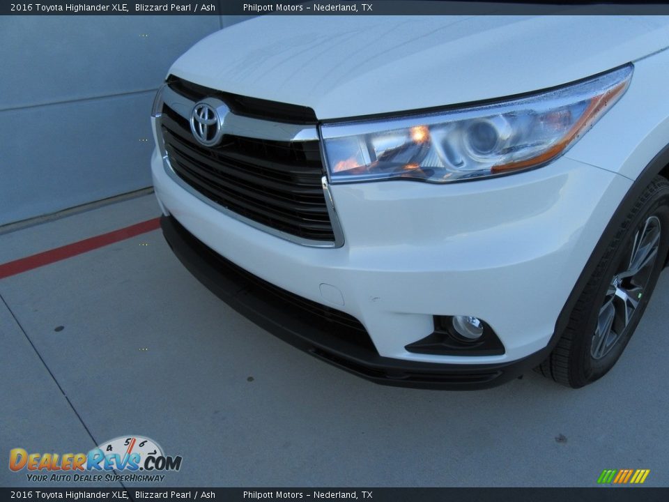 2016 Toyota Highlander XLE Blizzard Pearl / Ash Photo #10