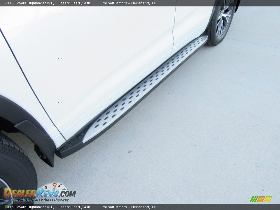 2016 Toyota Highlander XLE Blizzard Pearl / Ash Photo #12