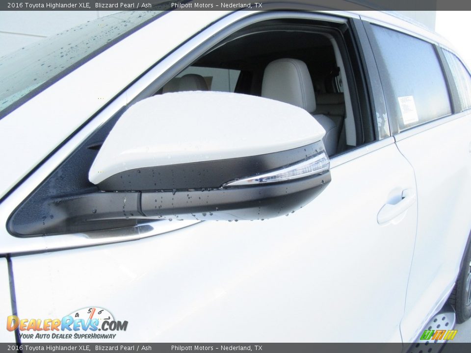 2016 Toyota Highlander XLE Blizzard Pearl / Ash Photo #13