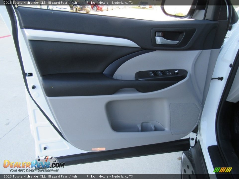 2016 Toyota Highlander XLE Blizzard Pearl / Ash Photo #21