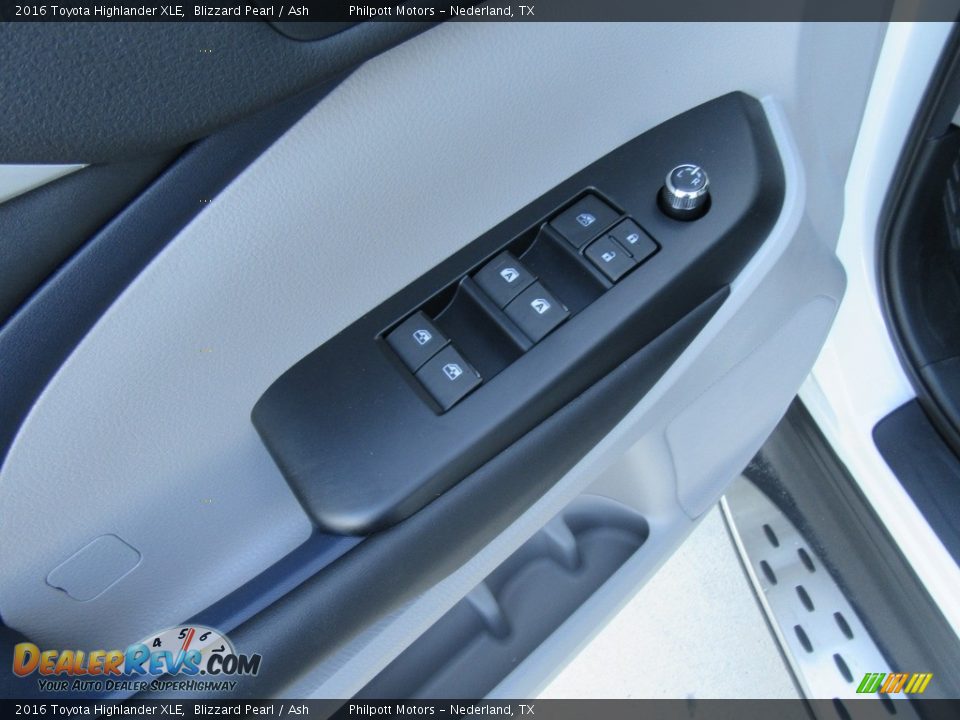 2016 Toyota Highlander XLE Blizzard Pearl / Ash Photo #22