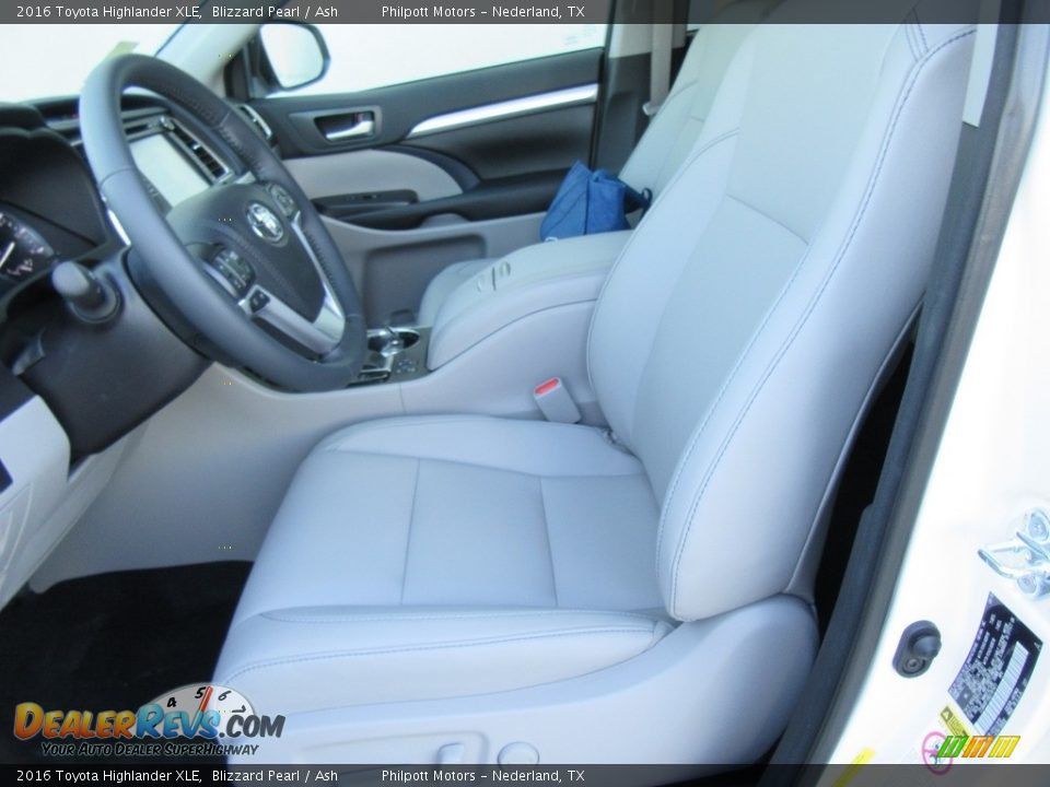 2016 Toyota Highlander XLE Blizzard Pearl / Ash Photo #23