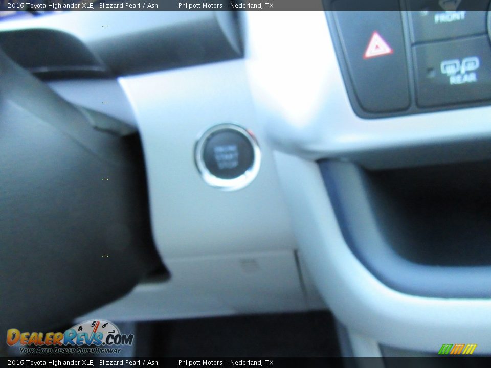2016 Toyota Highlander XLE Blizzard Pearl / Ash Photo #32