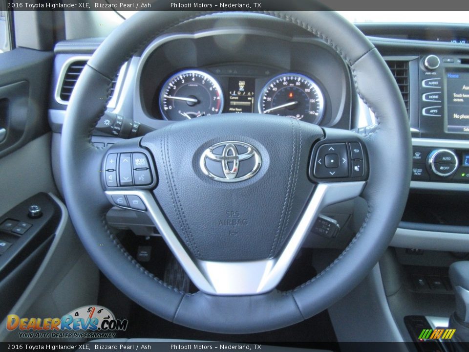 2016 Toyota Highlander XLE Blizzard Pearl / Ash Photo #34